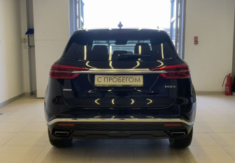 Подержанный автомобиль Hongqi HS5 2023 года (5 фото)