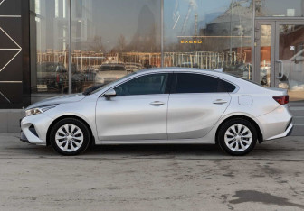 Подержанный автомобиль Kia Cerato Sedan 2021 года (8 фото)