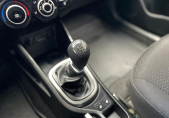 Подержанный автомобиль Kia Rio Hatchback 2012 года (13 фото)