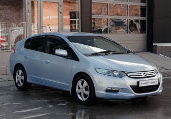 Подержанный автомобиль Honda Insight Hatchback 2009 года (3 фото)
