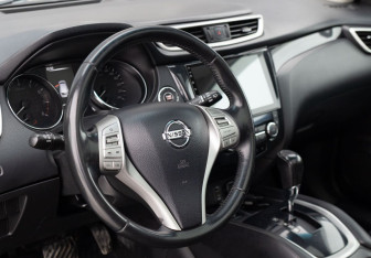 Подержанный автомобиль Nissan Qashqai 2014 года (11 фото)