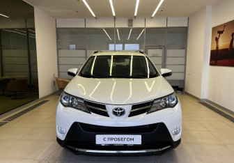 Подержанный автомобиль Toyota RAV4 2013 года (3 фото)