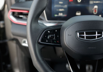 Подержанный автомобиль Geely Coolray 2024 года (12 фото)