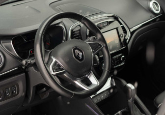 Подержанный автомобиль Renault Kaptur 2020 года (11 фото)