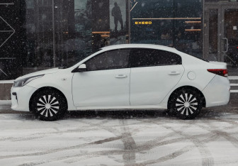 Подержанный автомобиль Kia Rio Sedan 2019 года (8 фото)