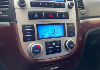 Подержанный автомобиль Hyundai Santa Fe 2008 года (15 фото)