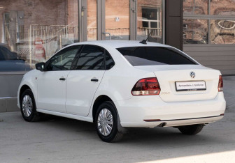 Подержанный автомобиль Volkswagen Polo Sedan 2019 года (7 фото)