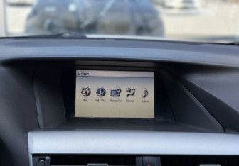 Подержанный автомобиль Lexus RX 2009 года (17 фото)