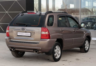 Подержанный автомобиль Kia Sportage 2008 года (5 фото)