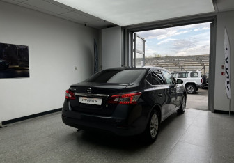 Подержанный автомобиль Nissan Sentra Sedan 2015 года (4 фото)