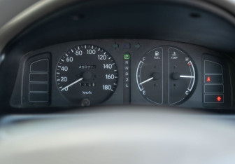 Подержанный автомобиль Toyota Corolla Sedan 1998 года (12 фото)