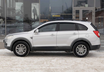Подержанный автомобиль Chevrolet Captiva 2008 года (8 фото)