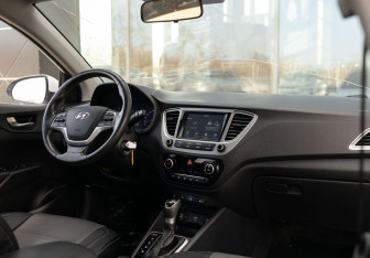 Подержанный автомобиль Hyundai Solaris Sedan 2019 года (10 фото)