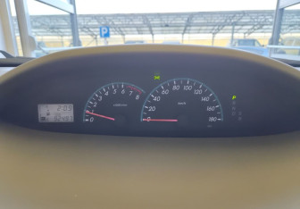 Подержанный автомобиль Toyota Belta 2009 года (10 фото)
