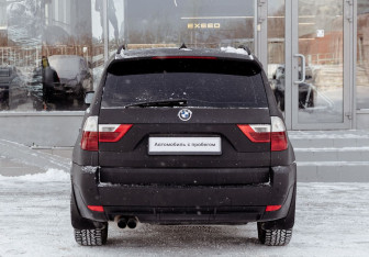 Подержанный автомобиль BMW X3 2007 года (6 фото)