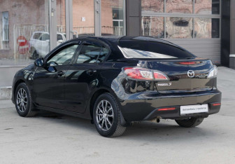 Подержанный автомобиль Mazda 3 Sedan 2009 года (7 фото)
