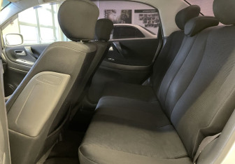 Подержанный автомобиль Suzuki Liana Sedan 2006 года (9 фото)