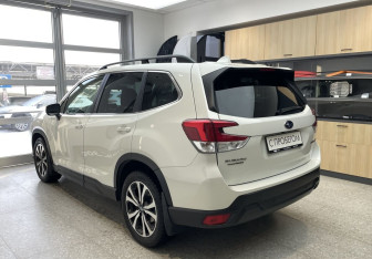 Подержанный автомобиль Subaru Forester Suv 2020 года (7 фото)