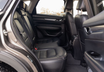 Подержанный автомобиль Mazda CX-5 2017 года (21 фото)