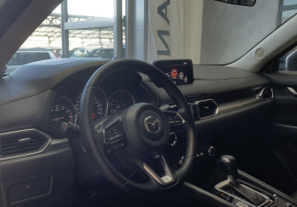 Подержанный автомобиль Mazda CX-5 2017 года (10 фото)