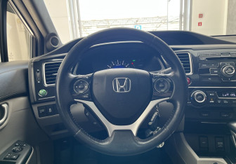 Подержанный автомобиль Honda Civic Sedan 2013 года (11 фото)