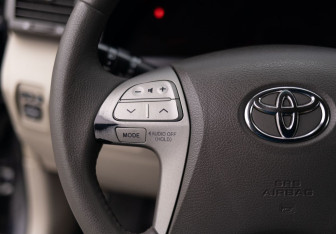 Подержанный автомобиль Toyota Camry Sedan 2006 года (12 фото)