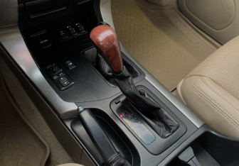 Подержанный автомобиль Toyota Land Cruiser Prado 2006 года (12 фото)