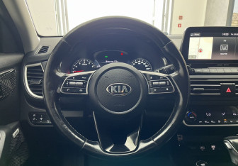 Подержанный автомобиль Kia Seltos 2020 года (10 фото)