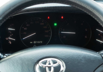 Подержанный автомобиль Toyota Land Cruiser Suv 2002 года (12 фото)