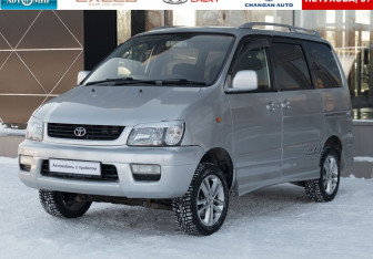 Подержанный автомобиль Daihatsu Delta Wagon Compactvan 2001 года (1 фото)