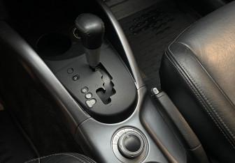 Подержанный автомобиль Mitsubishi Outlander 2008 года (10 фото)