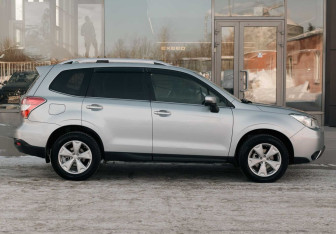 Подержанный автомобиль Subaru Forester Suv 2015 года (4 фото)