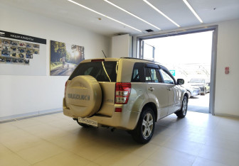 Подержанный автомобиль Suzuki Grand Vitara 2006 года (4 фото)
