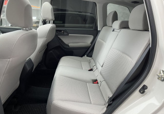 Подержанный автомобиль Subaru Forester Suv 2017 года (15 фото)