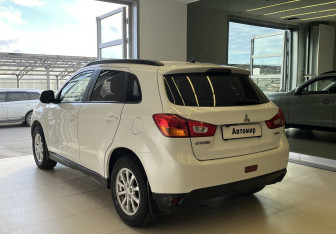 Подержанный автомобиль Mitsubishi ASX 2012 года (6 фото)