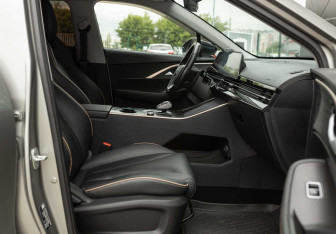 Подержанный автомобиль Omoda C5 2023 года (19 фото)