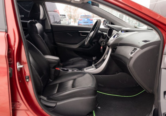 Подержанный автомобиль Hyundai Avante Sedan 2011 года (20 фото)