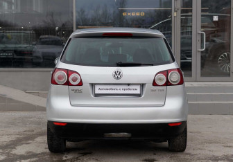 Подержанный автомобиль Volkswagen Golf Plus 2011 года (6 фото)