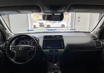 Подержанный автомобиль Toyota Land Cruiser Prado 2021 года (9 фото)