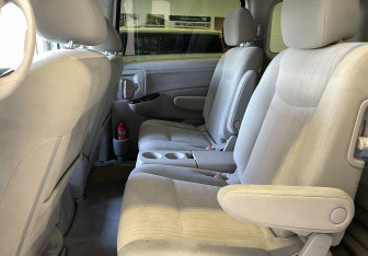 Подержанный автомобиль Nissan Quest 2013 года (9 фото)