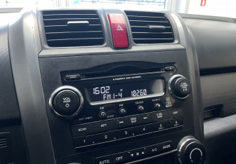 Подержанный автомобиль Honda CR-V 2008 года (14 фото)