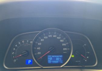 Подержанный автомобиль Toyota RAV4 2013 года (12 фото)