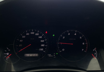 Подержанный автомобиль Toyota Land Cruiser Prado 2006 года (12 фото)