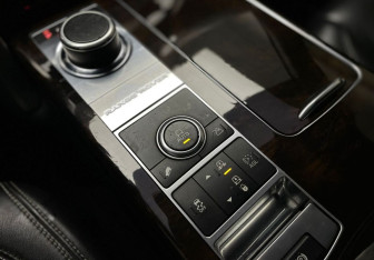 Подержанный автомобиль Land Rover Range Rover 2015 года (18 фото)