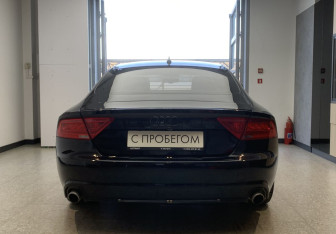 Подержанный автомобиль Audi A7 2010 года (5 фото)
