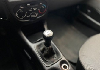 Подержанный автомобиль Peugeot 206 Hatchback 2008 года (11 фото)