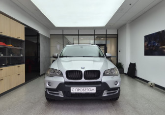 Подержанный автомобиль BMW X5 2008 года (2 фото)