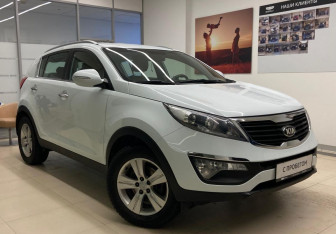 Подержанный автомобиль Kia Sportage 2012 года (3 фото)