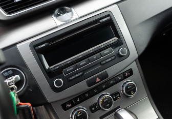 Подержанный автомобиль Volkswagen Passat Sedan 2012 года (14 фото)