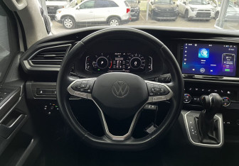 Подержанный автомобиль Volkswagen Multivan 2021 года (10 фото)